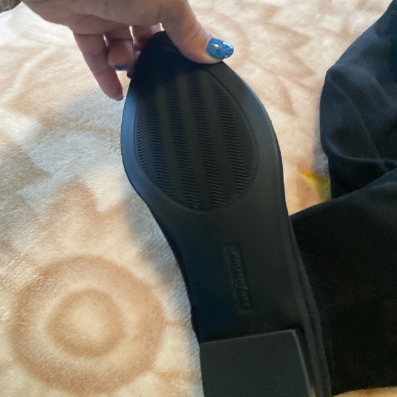 Over the knee tie boots in size 9W , faux suede in black. Flat heel - Picture 5 of 6